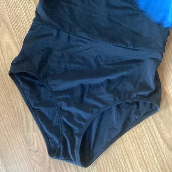 Solid & striped one piece swim - Picture 3 of 5